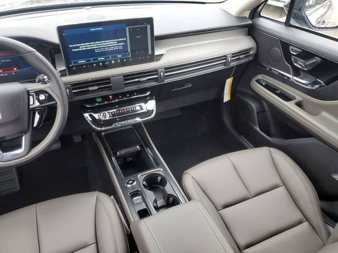 New 2026 Lincoln Corsair Premiere FWD image 17