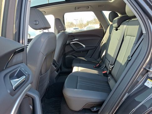 Used 2025 Audi Q5 Premium w/ Convenience Package image 10