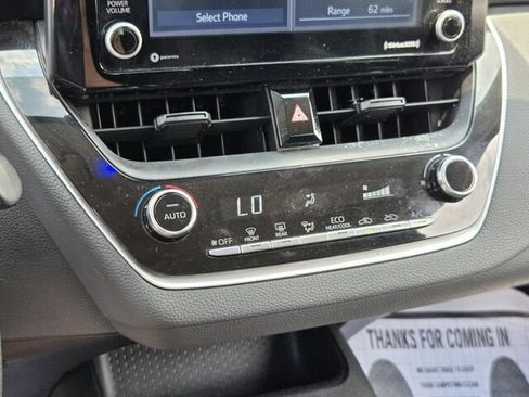 Used 2022 Toyota Corolla LE FWD image 19