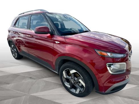 Used 2025 Hyundai Venue SEL FWD image 2