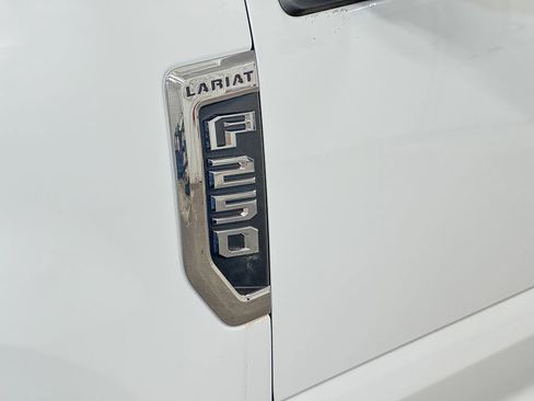 Used 2019 Ford F250 Lariat w/ Lariat Ultimate Package image 18