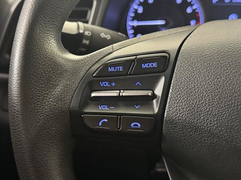 Used 2020 Hyundai Elantra SE w/ Cargo Package (C1) FWD image 17