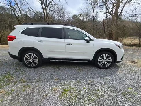 Used 2019 Subaru Ascent Touring w/ Popular Package #2 image 10