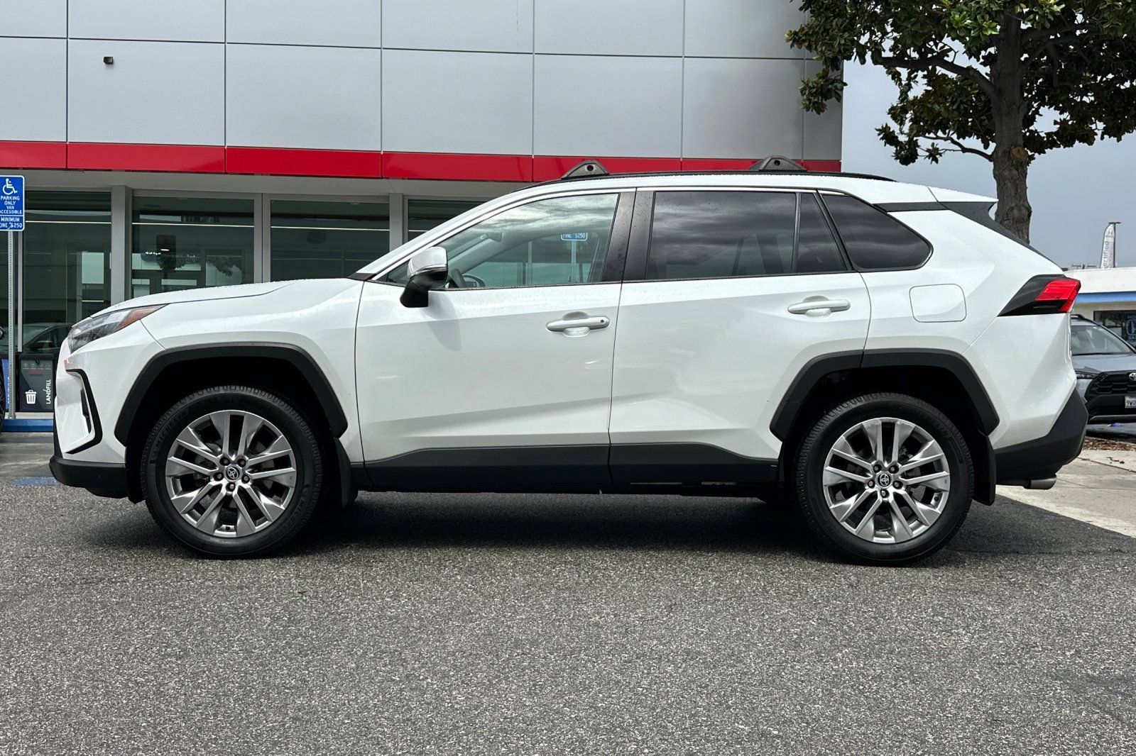 Used 2024 Toyota RAV4 XLE Premium FWD image 7