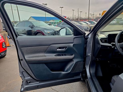 Used 2025 Nissan Kicks SV FWD image 22