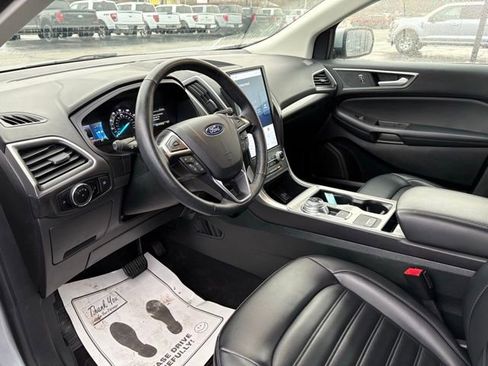 Used 2024 Ford Edge SEL image 18