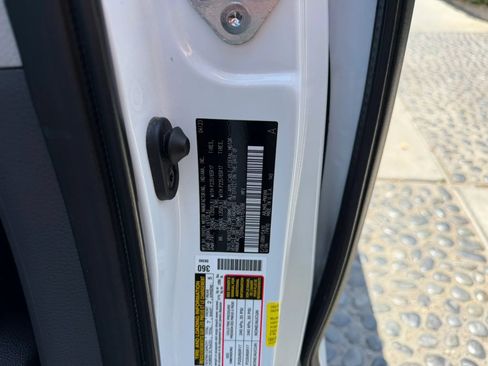 Used 2023 Toyota Sienna XLE FWD image 37