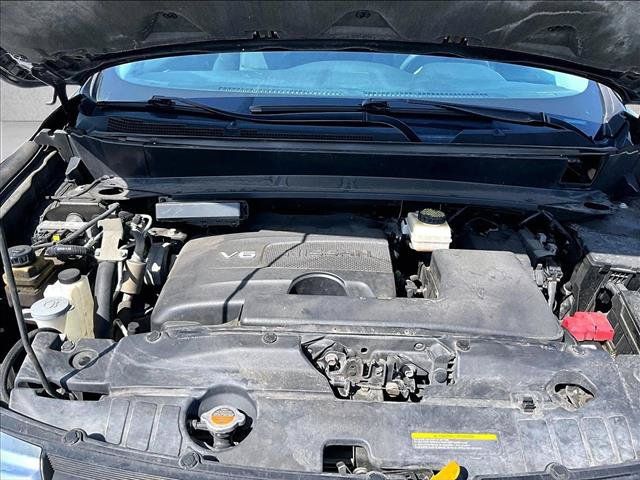Used 2017 Nissan Pathfinder SV FWD image 11