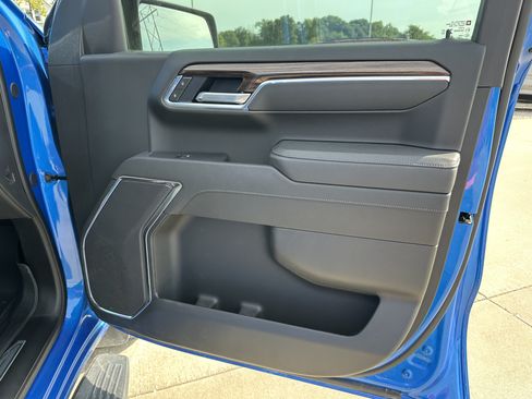 Used 2025 Chevrolet Silverado 1500 RST AWD/4WD image 34