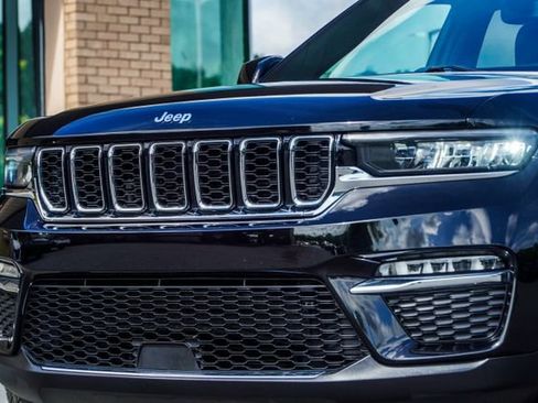 Used 2024 Jeep Grand Cherokee Limited 4xe AWD/4WD image 2