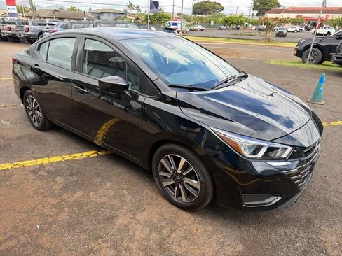 Used 2023 Nissan Versa SV FWD image 7