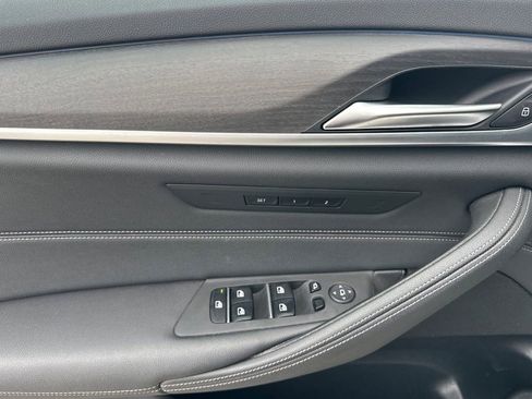 Used 2023 BMW 530e w/ M Sport Package image 10