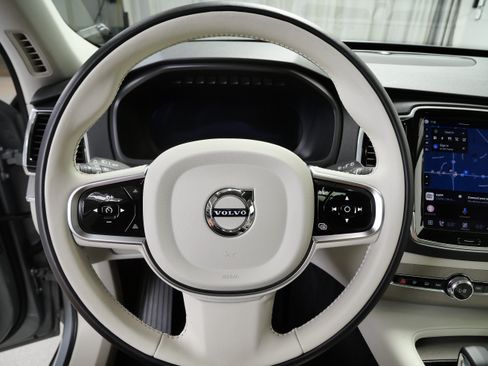 Used 2025 Volvo XC90 T8 Plus w/ Protection Package Premier AWD/4WD image 22