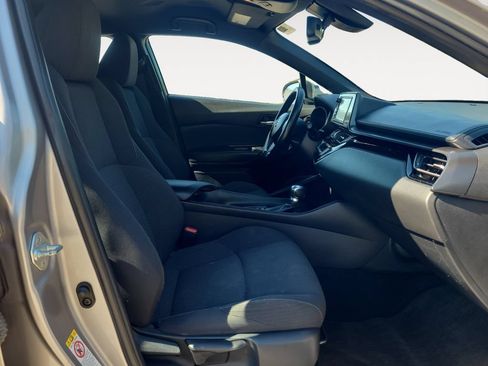 Used 2018 Toyota C-HR XLE FWD image 15