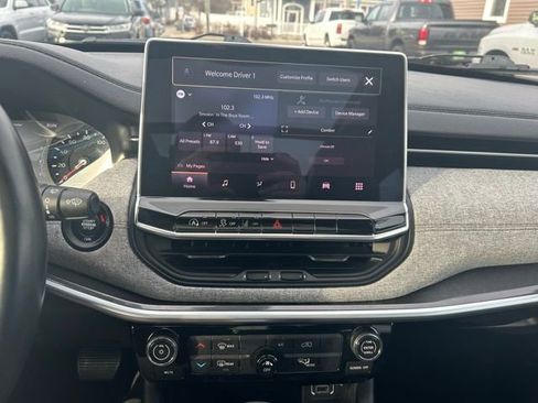 Used 2022 Jeep Compass Latitude w/ Sun and Sound Group image 27