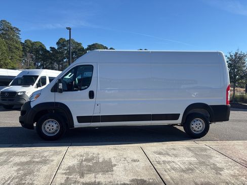 Used 2023 RAM ProMaster 2500 image 8