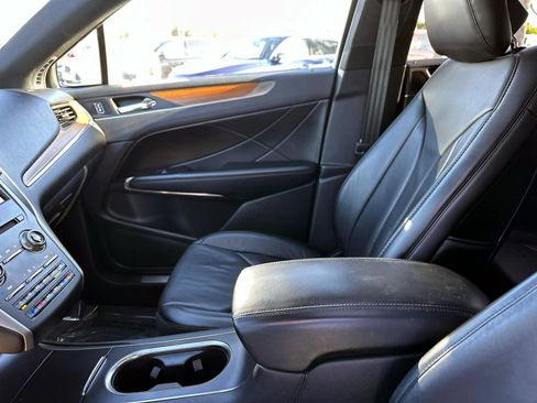 Used 2018 Lincoln MKC Reserve image 24