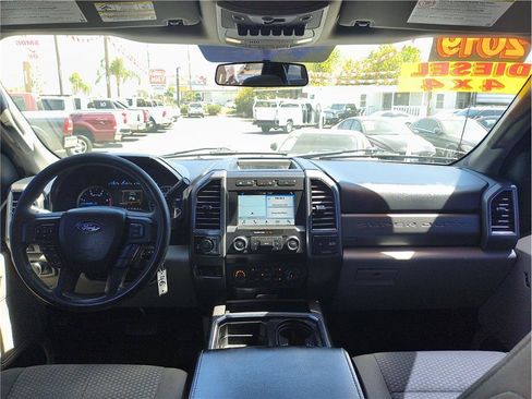 Used 2019 Ford F250 XLT w/ XLT Premium Package AWD/4WD image 6