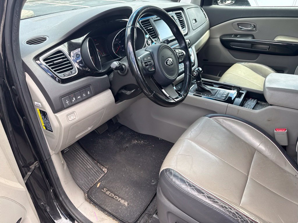Used 2016 Kia Sedona SX FWD image 10