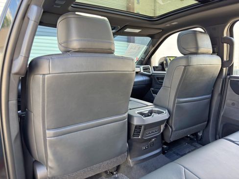 Used 2022 Toyota Tundra Platinum AWD/4WD image 38