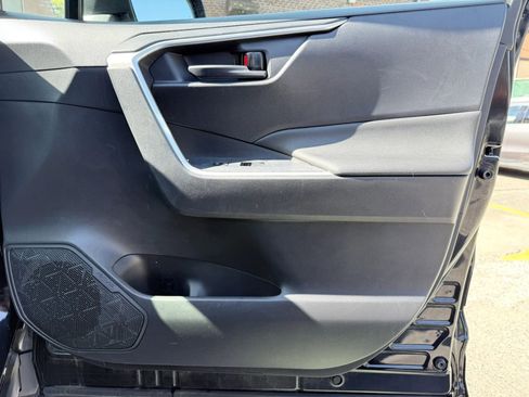 Used 2019 Toyota RAV4 LE w/ All Weather Liner Package AWD/4WD image 23