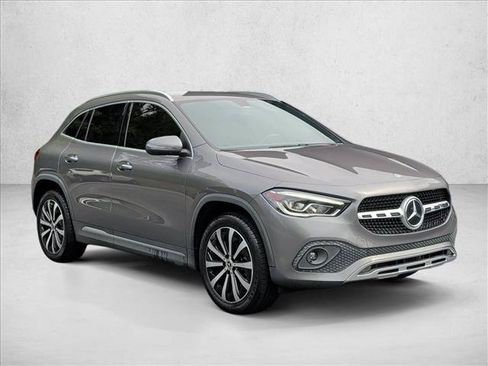 Used 2022 Mercedes-Benz GLA 250 w/ Premium Package Lite image 3