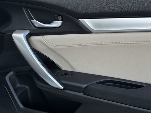 Used 2019 Honda Civic EX image 29
