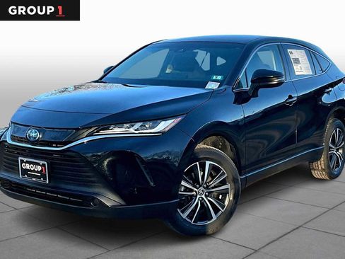 Certified 2024 Toyota Venza LE image 1