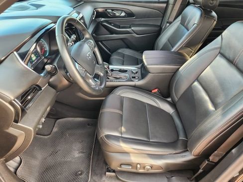 Used 2023 Chevrolet Traverse RS w/ LPO, Cargo Package FWD image 13