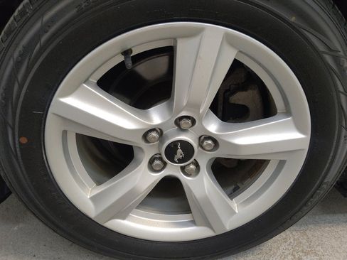 Used 2017 Ford Mustang Coupe RWD image 31