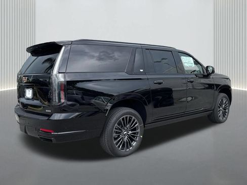 New 2026 Cadillac Escalade ESV Platinum Sport w/ LPO, Floor Liner Package AWD/4WD image 5