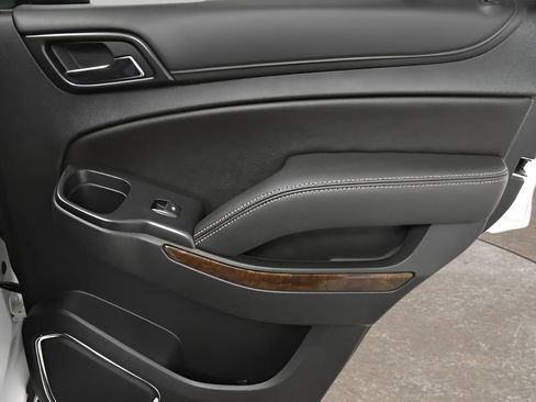 Used 2019 Chevrolet Tahoe LS RWD image 15