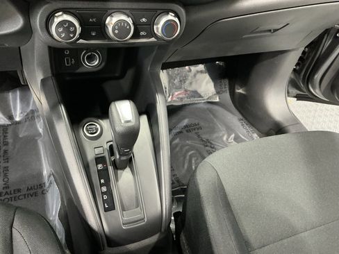 Used 2024 Nissan Kicks S image 15