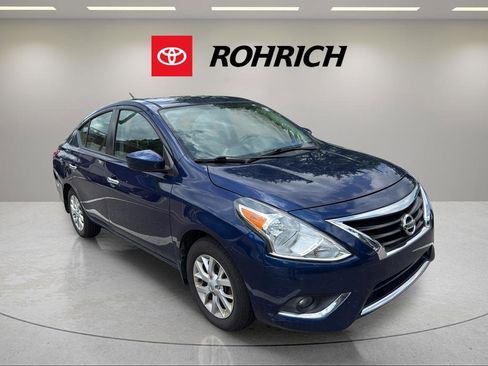 Used 2018 Nissan Versa SV w/ SV Special Edition Package FWD image 4