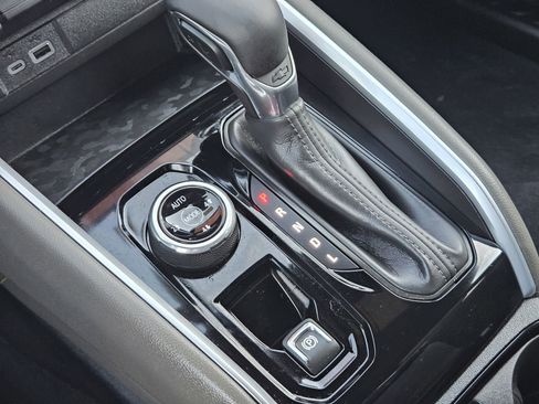 Used 2024 Chevrolet Colorado ZR2 w/ ZR2 Bison Edition image 24