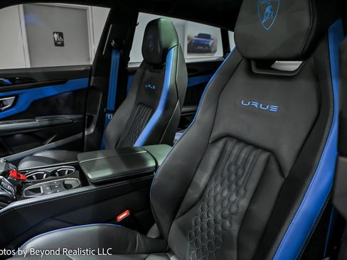 Used 2023 Lamborghini Urus S image 21