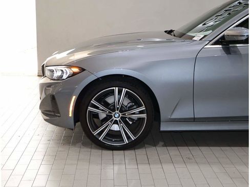 Used 2024 BMW 330i Sedan w/ Convenience Package RWD image 4