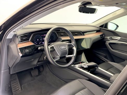 Used 2020 Audi e-tron Premium Plus AWD/4WD image 4