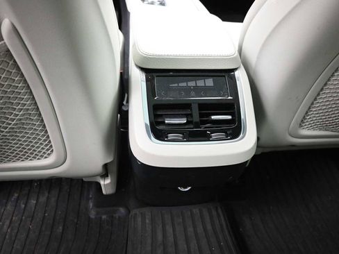 Used 2018 Volvo XC90 T6 Momentum w/ Convenience Package image 39