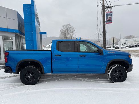 Used 2024 Chevrolet Silverado 1500 ZR2 w/ Technology Package image 9