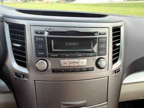 Used 2013 Subaru Outback 2.5i Premium AWD/4WD image 13