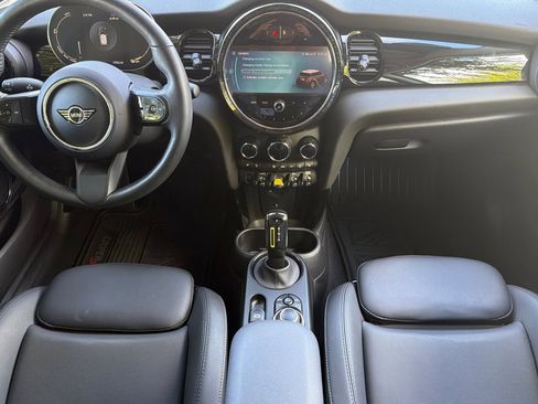 Used 2024 MINI Cooper SE image 16
