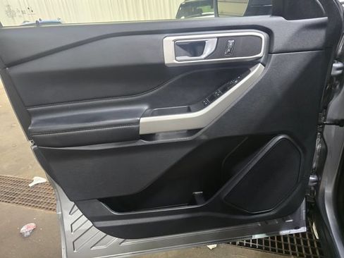 Used 2023 Ford Explorer XLT w/ Equipment Group 202A AWD/4WD image 15