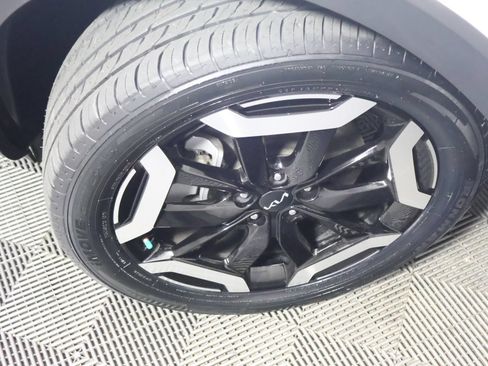 Used 2025 Kia Telluride S AWD/4WD image 18