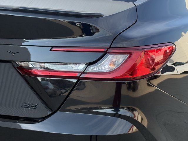 Used 2025 Toyota Camry SE w/ Convenience Package FWD image 7