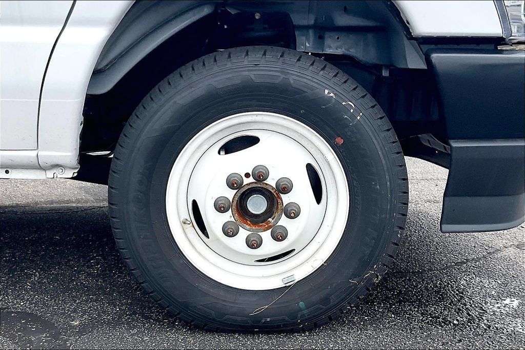 New 2024 Ford E-450 and Econoline 450 Super Duty w/ Driver's Safety Package RWD image 12