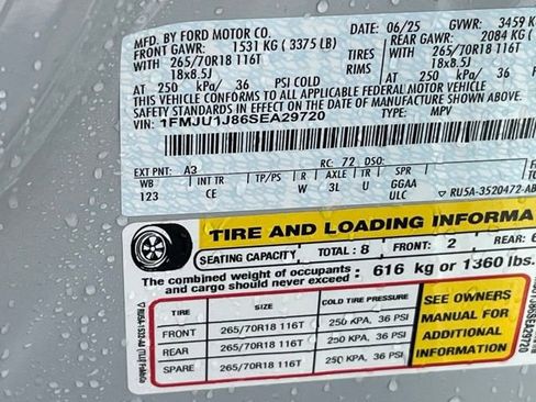 Used 2025 Ford Expedition Active AWD/4WD image 32