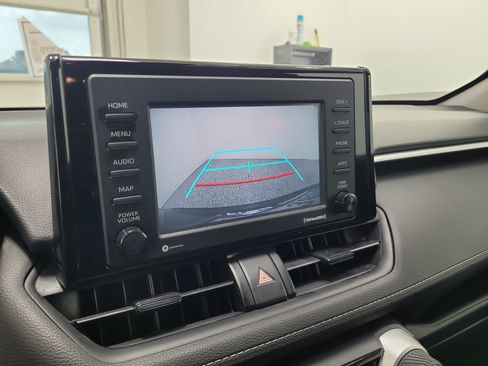 Used 2021 Toyota RAV4 XLE FWD image 27
