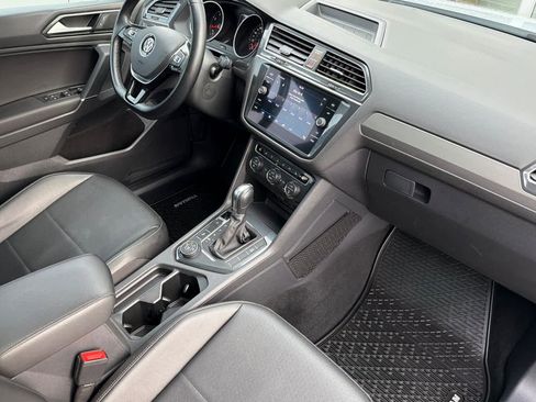 Used 2018 Volkswagen Tiguan SEL image 18