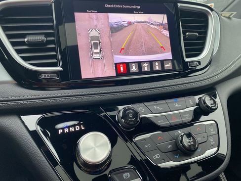 New 2026 Chrysler Pacifica Limited w/ S Appearance Package image 38